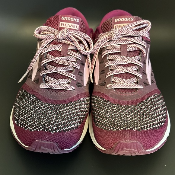 Brooks Revel 2 Athletic Shoes - Picture 2 of 5
